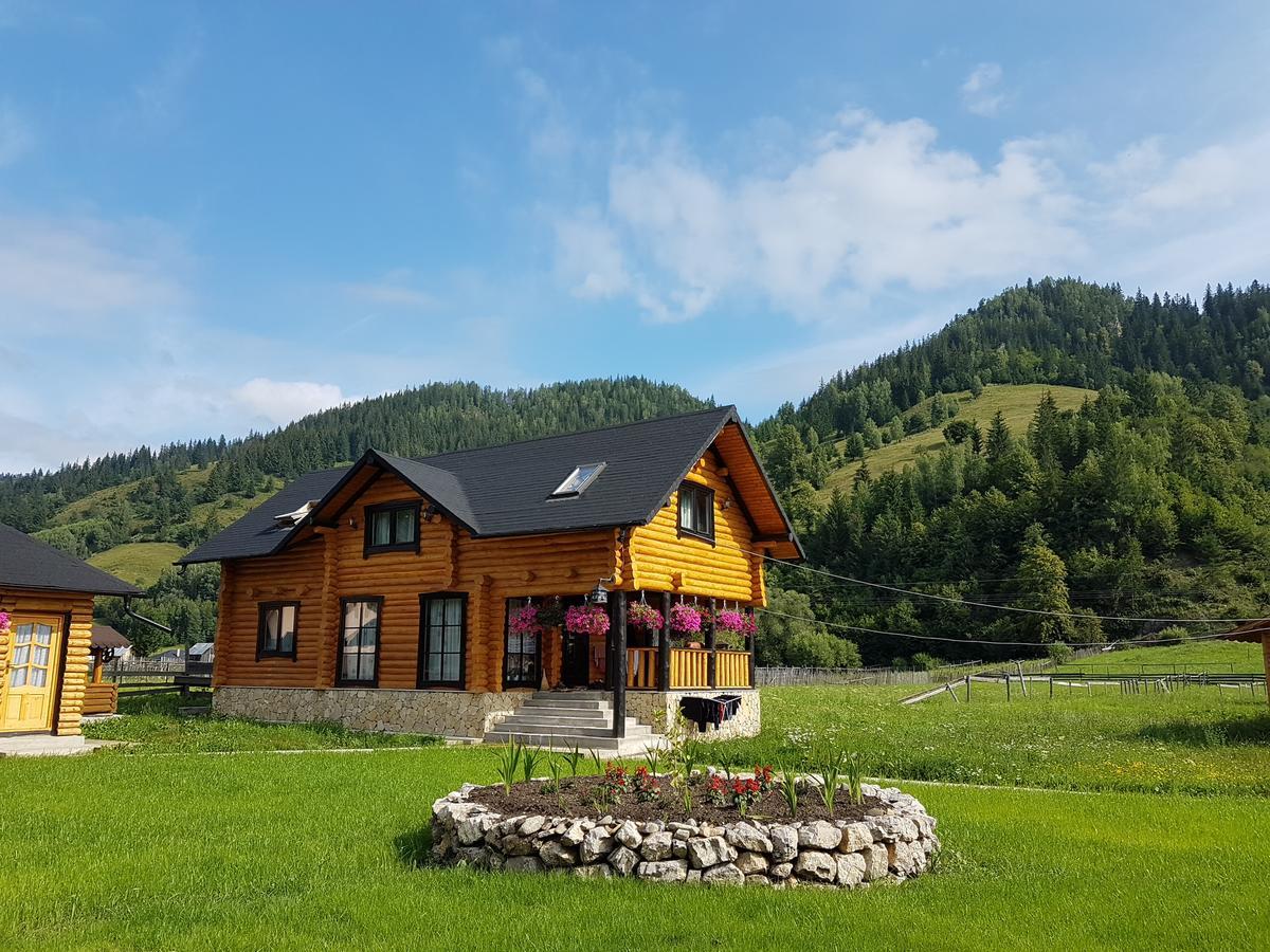 Casa Obcina Bucovinei Hotell Fundu Moldovei Exteriör bild